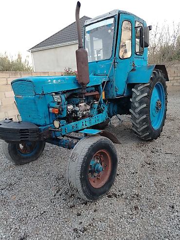 basak traktor azerbaycan: MTZ tipli mavi rəngli təkərli traktor - Güclü dizel mühərriki, ön — 1