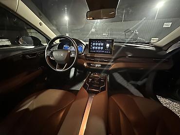 Другие автомобили: Элегантный седан бизнес-класса в темно‑сером цвете с выразительной — 9