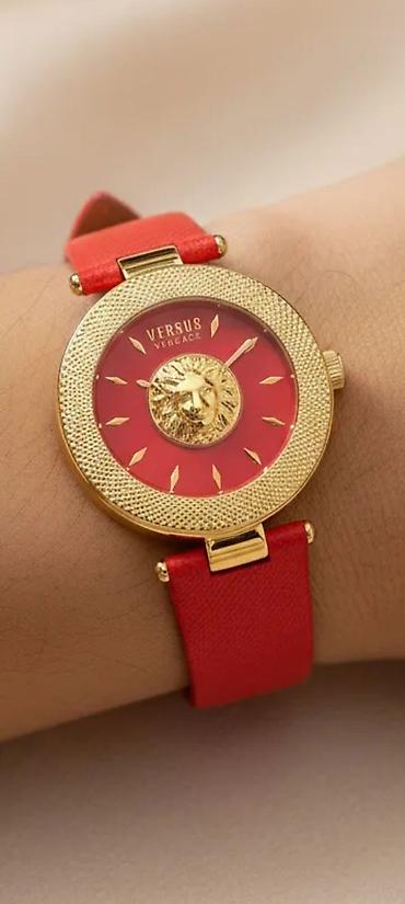 saat romanson: Versus Versace qadın saatı – qırmızı/golden. 36 mm, 5 atm. 270$-a — 1