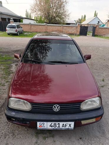 машины на запчасти: Автомобиль Volkswagen Golf III в Вишнёвом цвете. Хэтчбек с черными