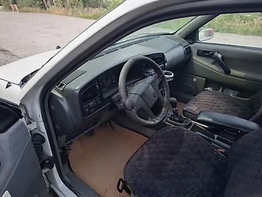 pass: Volkswagen Passat Variant: 1992 г., Механика, Универсал — 1