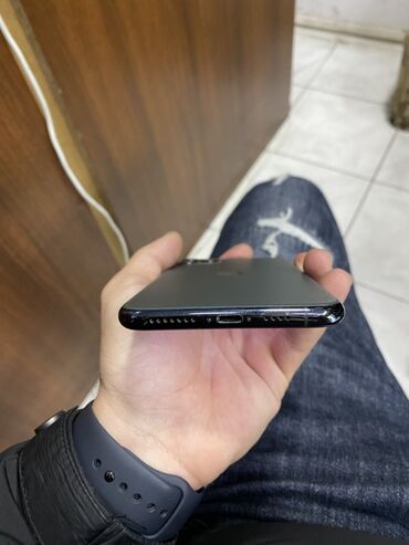 Apple iPhone: IPhone 11 Pro, Space Gray, Face ID — 5