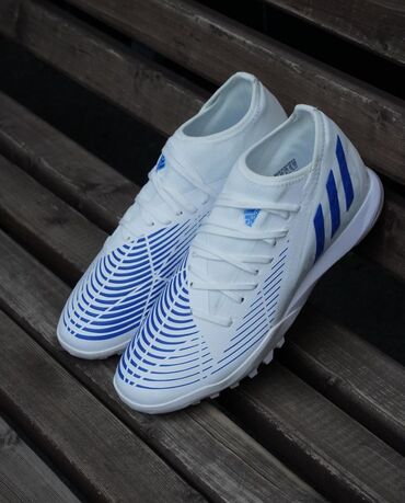 бутсы сороконошки: Продаю сороконожки Adidas Predator Производство: Израиль Размер: 41