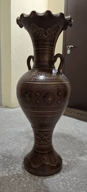 Sandıqlar: Bir vaza