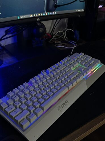 Masaüstü kompüterlər və iş stansiyaları: Heç bir problemi yoxdur, vəziyyəti əladır. i5-12400F – 2.5GHz RTX 3060 — 17