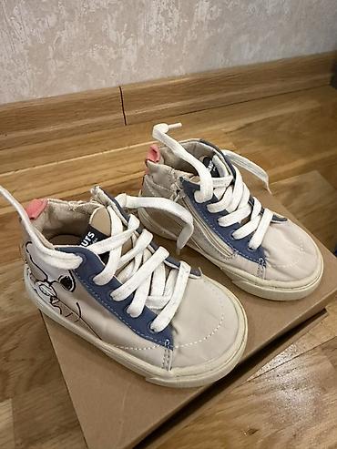 nike air force 1: Zara 
В идеальном состоянии 
Размер 21
Цена 10 — 2