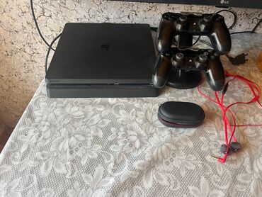 playstation işlənmiş: İdeal Vəziyyətsə Plastation 4 satılır 1tb yaddaş İçində 15dən çox