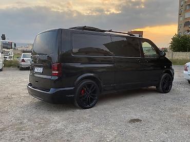 4 fara buferi: Volkswagen Transporter T5, qara rəng, miniven/kombi tipli gövdə. Əsas — 1