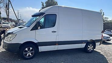 Mercedes-Benz Sprinter, цельнометаллический грузовой фургон в белом