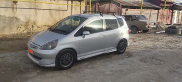 степ вагон машина: Honda Fit: 2002 г., 1.3 л, Вариатор, Бензин, Хэтчбэк