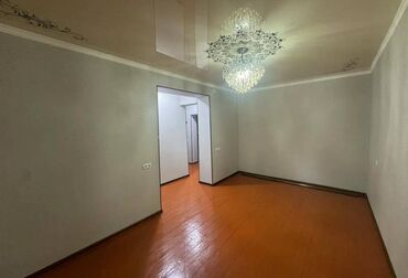 Продажа домов: 2 комнаты, 44 м², Сталинка, 1 этаж, Косметический ремонт
