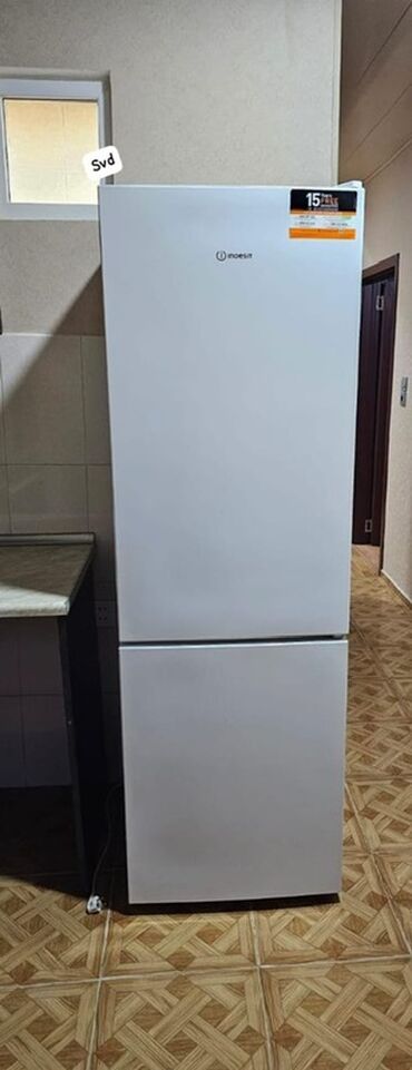 ucuz mikrofonlar: 2 qapılı Indesit Soyuducu Satılır, rəng - Ağ