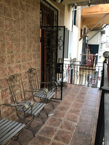 Köhnə tikili: Bakı, 3 otaqlı, Köhnə tikili, m. Elmlər Akademiyası, 110 kv. m -da lalafo.az — 10 Köhnə tikili: Bakı, 3 otaqlı, Köhnə tikili, m. Elmlər Akademiyası, 110 kv. m — 10