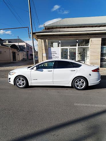 chevrolet volt salon: Ford Fusion Hybrid sedan - Rəng: Ağ - Kuzov: Sedan, 4 qapı - Güc — 6