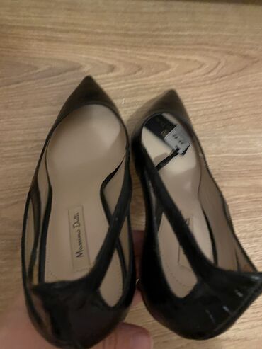Salonke: Salonke, Massimo Dutti, 39 — 7