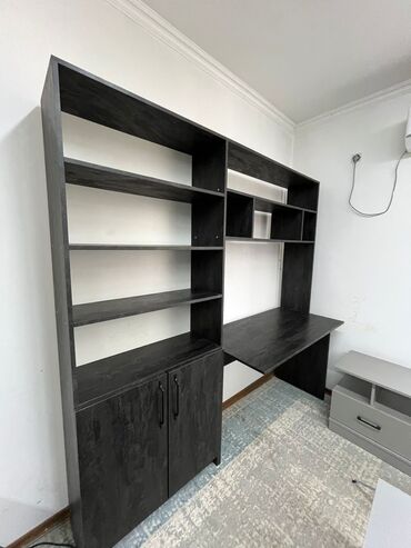 продам мебель б: Комплект офисной мебели, цвет - Черный, Б/у