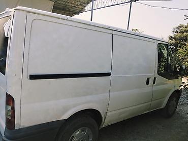 ford transit yuk: Ağ rəngli yük/furqon tipli Xüsusiyyətlər: - Barter mukun Pikap tipli — 4