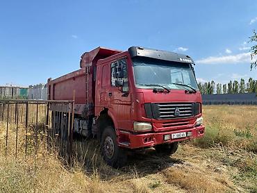 куплю мусоровоз: Срочно продаю Самосвал HOWO (китайский бренд Sinotruk), красного — 5