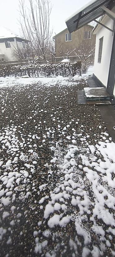 Продажа коттеджей и домов: 🏡 **Продается уютный дом в Бишкеке!** 📍 Район: Ак-Ордо 1 ж/м 🏠 Дом: 2 — 4