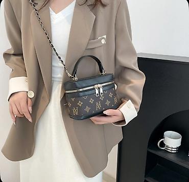 luis vitton: Классическая сумка, Louis Vuitton, Китай, Материал: Искусственная кожа, Жёсткая конструкция, Застежка на молнии, Съёмный ремень, Женские, Новый — 2