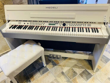 medeli piano: Reqemsal piano Medeli CDP 5200. Akustik pianonun səslənməsi ilə