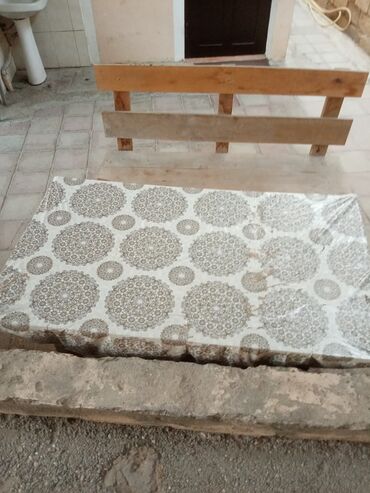 taxt ucun matraslar: İşlənmiş, Sadə matras, Bir nəfərlik