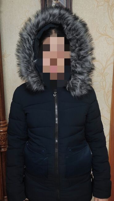 женские куртки с капюшоном: Женская куртка S (EU 36), цвет - Черный