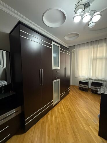 Rəflər: Açılan, 6 qapı Düz dolab, Qarderob, paltar dolabı