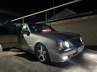яркие: Mercedes-Benz E-Class: 2002 г., Автомат, Седан — 1