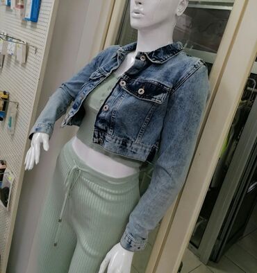 Ostale jakne, kaputi, prsluci: Prelepa teksas jakna
vel s
Moschino
uvoz Turska — 9