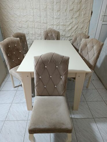 Yataq otağı dəstləri: Qonaq masası, İşlənmiş, Açılmayan, Laminat, Kvadrat masa