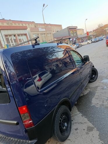 Opel: Opel Combo: 1.3 l | 2008 il 282000 km Van body type — 6