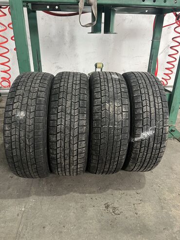 Шины: Шины 215 / 60 / R 17, Зима, Б/у, Комплект, Легковые, Япония, Dunlop