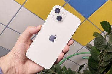 Apple iPhone: IPhone 13, Б/у, 128 ГБ, Белый, Чехол, Зарядное устройство, 80 %