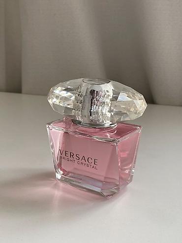 bright: Versace Bright Crystal — женская туалетная вода. - Аромат: свежий — 1