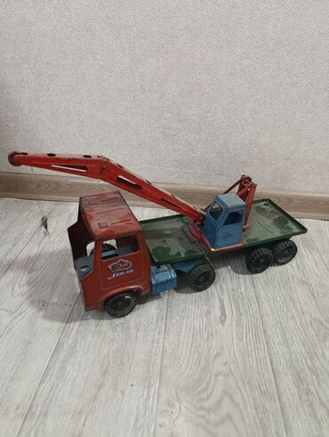 Игрушки: Советский игрушечный кран