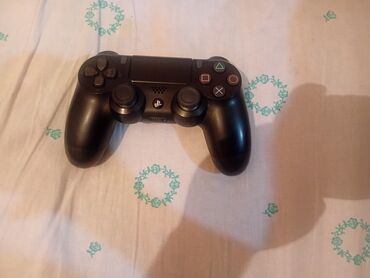 playstation kontakt home: Ps4 orginal pultu ps4 yandiqi ucun satiram usta eli deymeyib cox