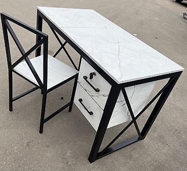 Компьютерные столы: Компьютерный стол, Новый, С полками — 18