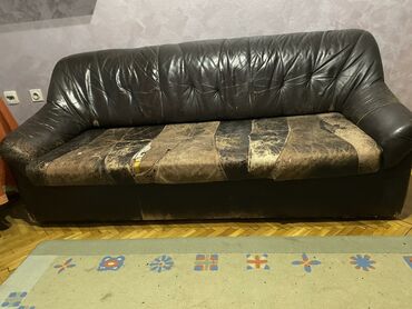 dvosed na razvlačenje cena: Three-seat sofas, Leather, color - Black, Used