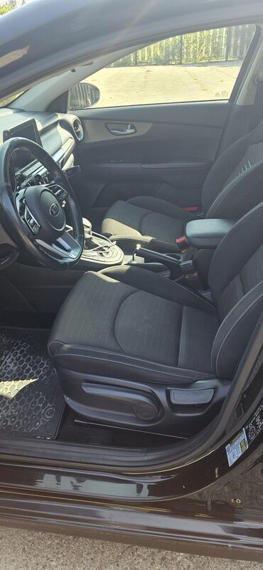 Kia: Kia Forte: 2 l | 2019 il Sedan — 9