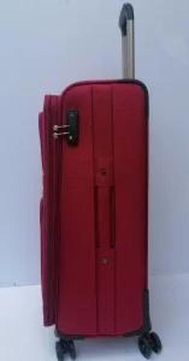 Putni koferi i torbe: Veliki putni kofer na točkiće – tekstilni, crvene boje - Prostrana — 22