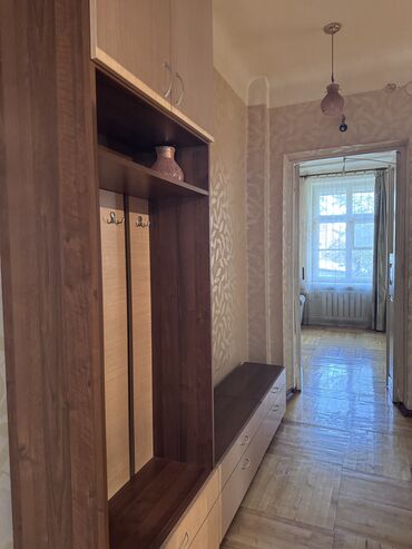 обмен квартиру на дом бишкек: 2 комнаты, 54 м², Сталинка, 2 этаж, Косметический ремонт