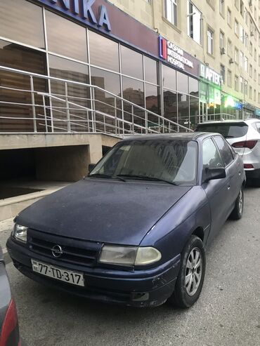 Opel: Opel Vectra: 5.2 l | 1995 il 372290 km Sedan