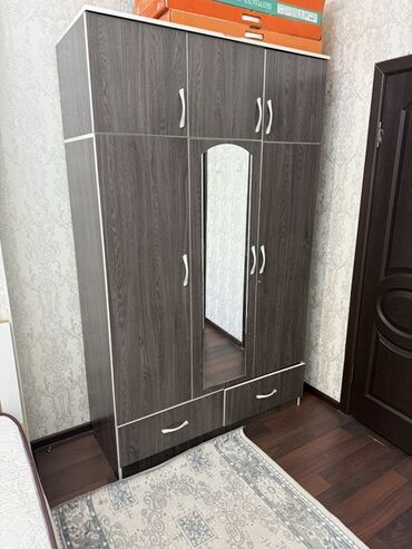 трехстворчатый шкаф: Шкаф для одежды, Прямой, ЛДСП