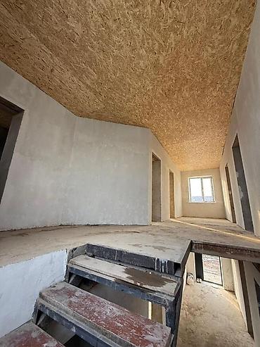 Продажа домов: 5 и более комнат, 200 м², 4 соток, Бишкек, Ак-Ордо 3 ж/м Риэлтор — 5