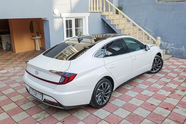 Hyundai: Hyundai Sonata: 2 l | 2022 il Sedan — 22