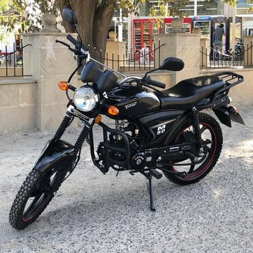 opel astra ehtiyat hissələri satisi: Qara rəngdə moped, şəhər daxili səyahətlər və ya qısa məsafəli yollar