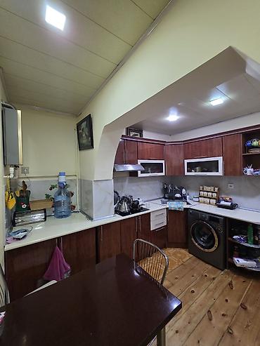 Mətbəx mebeli dəsti - Üslub: künc yerləşimli, müasir klassik - Korpus lalafo.az -da Mətbəx mebeli dəsti - Üslub: künc yerləşimli, müasir klassik - Korpus