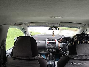 Honda: Honda Fit: 2002 г., 1.3 л, Вариатор, Бензин, Хэтчбэк — 9