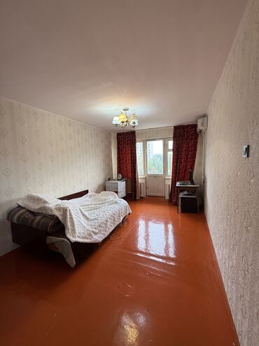 сдается квартира 6 микрорайон: 1 бөлмө, 33 кв. м, 104-серия, 4 кабат, Косметикалык ремонт